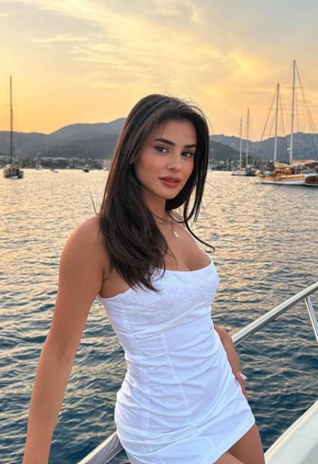 Ünlü futbolcu ile aşk yaşıyor! Gönül Dağı nın Asuman ı Hazal Çağlar ı bir de Instagram da görün! Cesur pozları gündemde  2