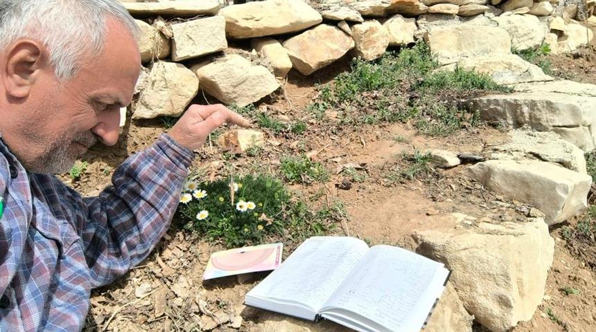 Emekli astsubaydan şaşırtan çalışma! Frekanslarını ölçerek şifalı bitkileri araştırıyor