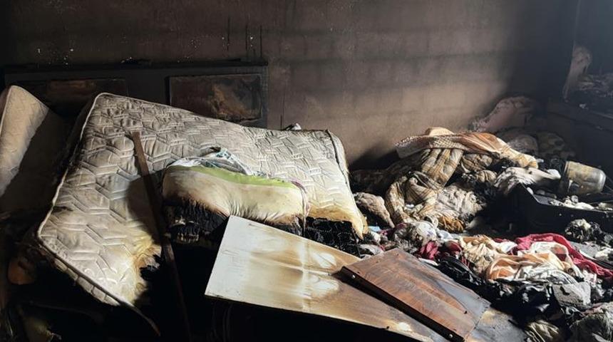 Yaşlı kadın dehşeti yaşadı! Oğlu öldürmek istedi, başaramayınca evi yaktı... "Planı beni keserek evle beraber yakmakmış"