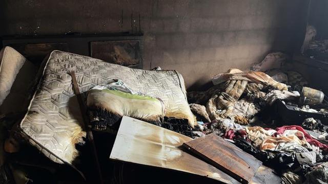 Yaşlı kadın dehşeti yaşadı! Oğlu öldürmek istedi, başaramayınca evi yaktı... Planı beni keserek evle beraber yakmakmış