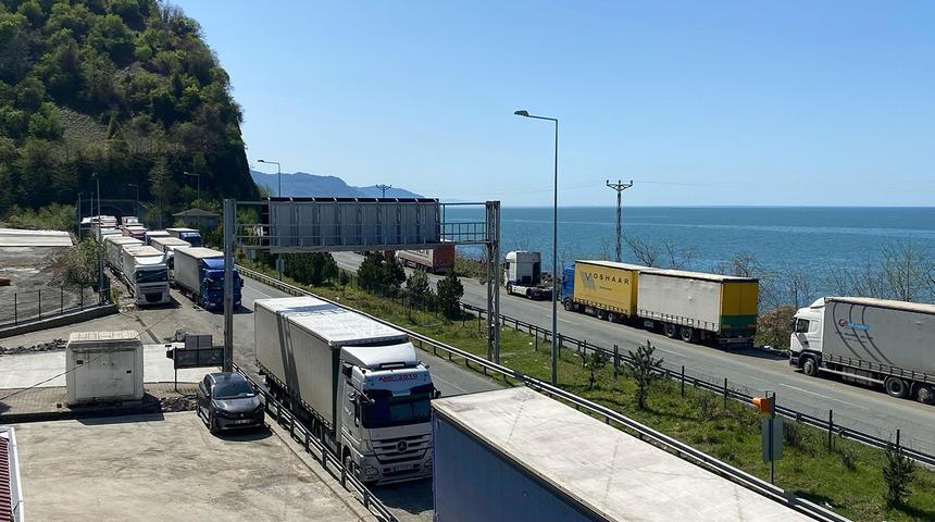 Artvin'de tırcılar bayramı sırada geçirdi