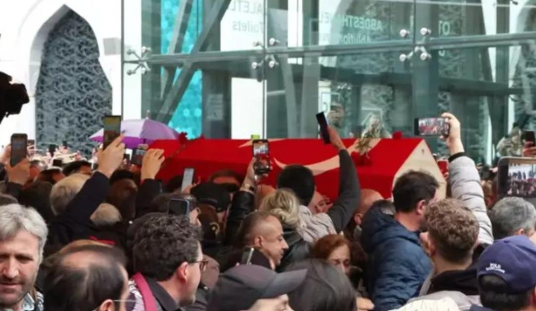 Volkan Konak ın vasiyeti yerine getiriliyor! Ceviz ağacı detayı dikkat çekti  1