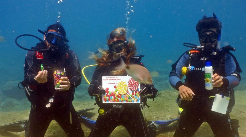 Fethiye'de dalgıçlar su altında bayramlaştı