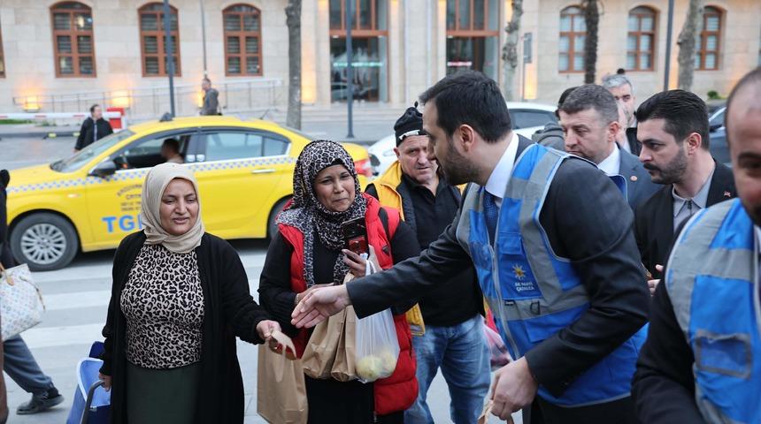 AK Parti İstanbul teşkilatından 200 bin aileye Ramazan ziyareti