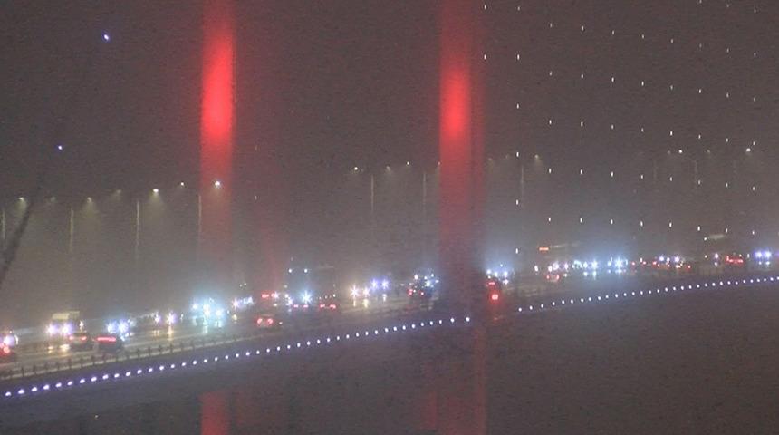 İstanbul'da sis etkili oldu