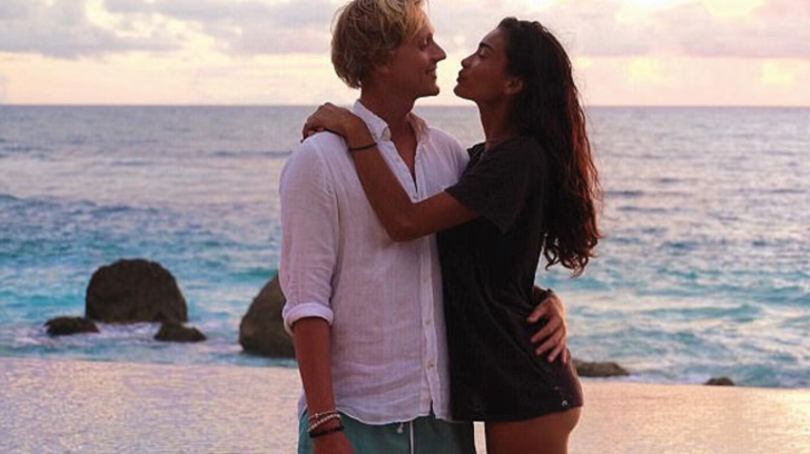 Ünlü modelden uçakta seks itirafı G1