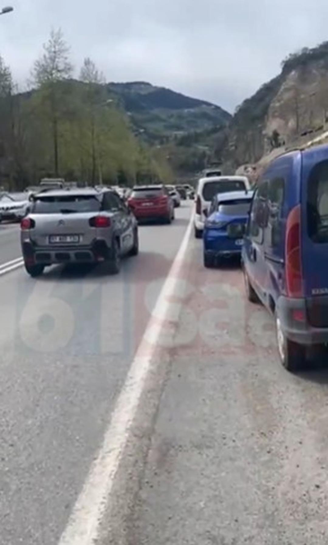  Kuzeyin Oğlu  Volkan Konak a veda! Memleketi Trabzon da son yolculuğuna uğurlandı! Tünelde araç kuyruğu... 3