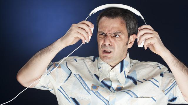 Kulaklıktan cızırtı gelmesinin nedeni nedir? Kulaklıktan cızırtı geliyorsa ne yapmalı? Kulaklıktan cızırtı gelmesi sorunu ve çözümü