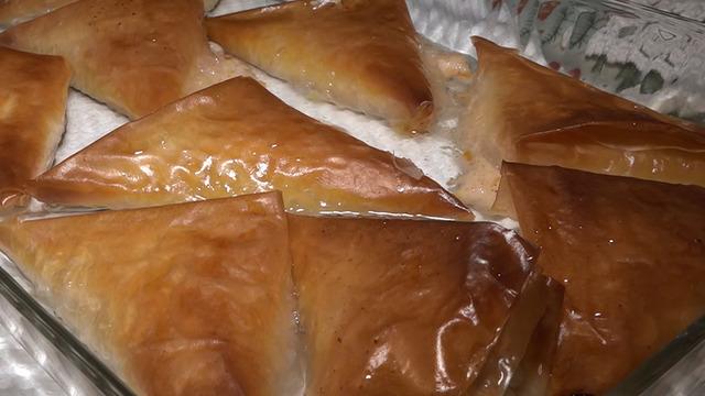 Coğrafi işaretli lezzet! Laz böreği: Adı börek kendisi tatlı...