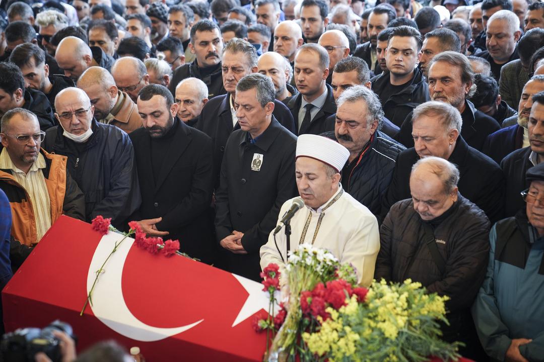 Volkan Konak ın cenaze namazını kıldıran imamın sözleri törene damga vurdu! Boş değil, çok konuşurdu... 4