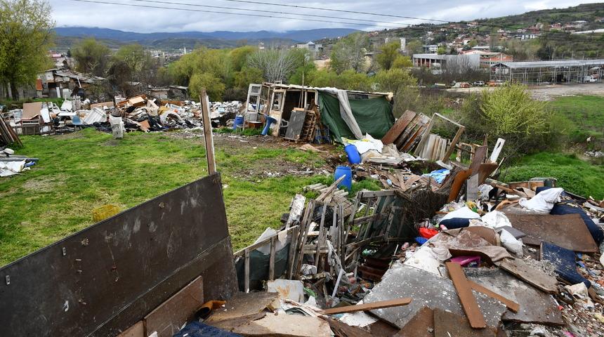 Kuzey Makedonya'nın başkenti Üsküp'te sel: Onlarca ev zarar gördü, maddi hasara neden oldu