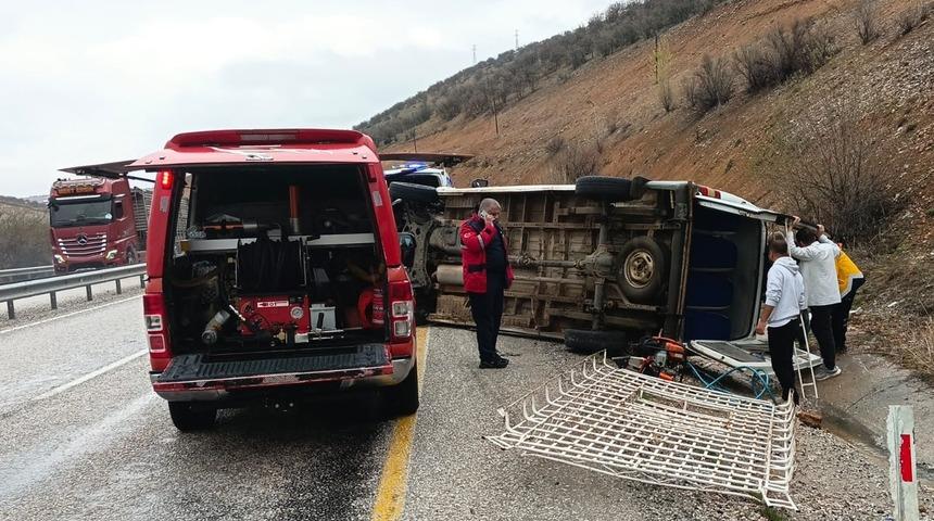 Malatya'da yolcu minibüsü devrildi! 5 kişi yaralandı