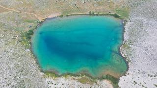 Antalya'daki Yeşil Göl'ün suyu çekildi: Yaz aylarında serinlediğimiz gölde şimdi yürüyoruz