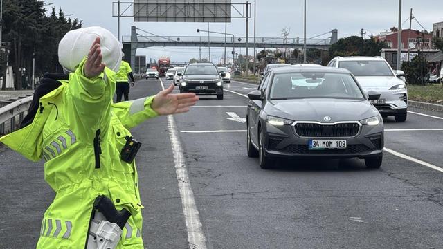 İstanbul kara yolunda trafik denetimler artırıldı! O güzergahta 22 ekip ve 46 personel görevlendirildi