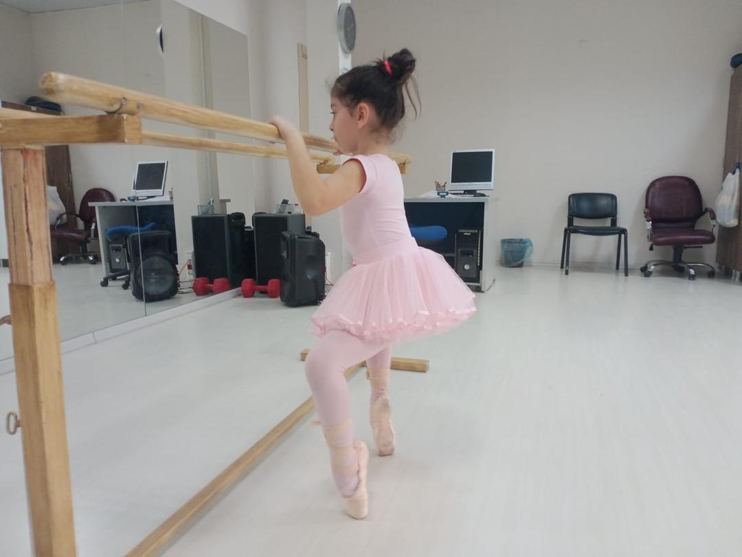 Geleceğin balerinleri Odunpazarı nda yetişiyor: Eğitimi Olimpiyat Dansçısı verecek... 2