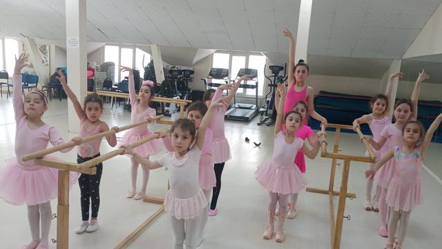 Geleceğin balerinleri Odunpazarı'nda yetişiyor: Eğitimi Olimpiyat Dansçısı verecek...