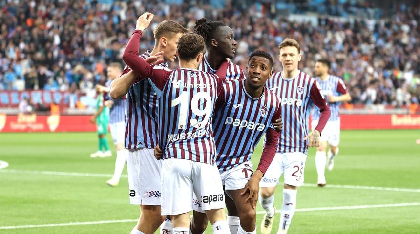 Türkiye Kupası'nda inanılmaz maç! Bu maçta yok yok... 3 kırmızı kart 5 gol! Trabzonspor Bodrum FK'yı uzatmalarda devirdi adını yarı finale yazdırdı