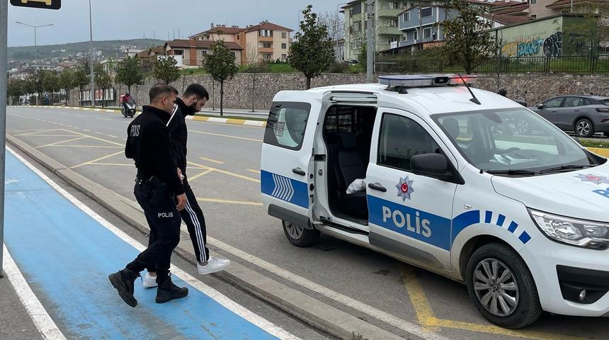 Çaldığı 60 bin lira değerindeki telefonu bin liraya satmaya çalışırken yakalandı!