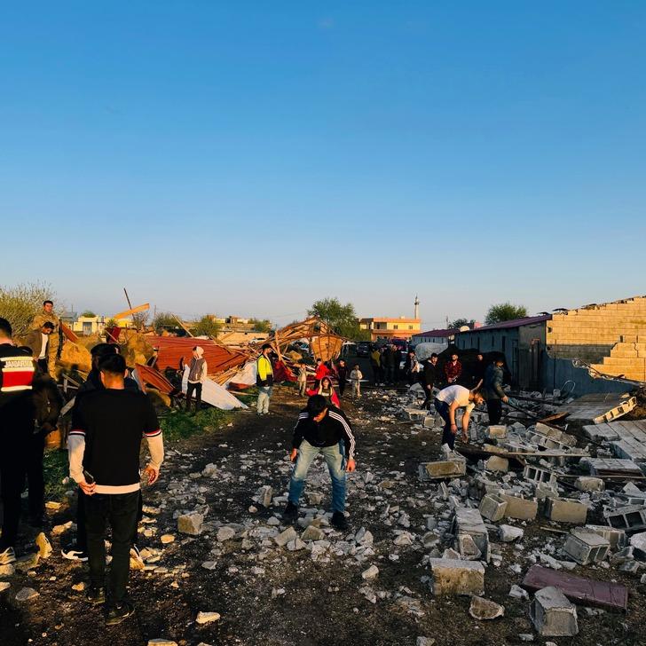 Burası Türkiye: Hortum adeta şehri yerle bir etti! Resmen taş üstünde taş kalmadı G2