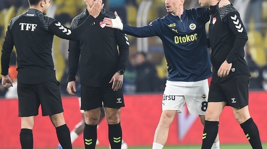 Mert Hakan maç öncesi çimlere çıktı! Yaptığı hareketle Galatasaraylıları çok kızdırdı