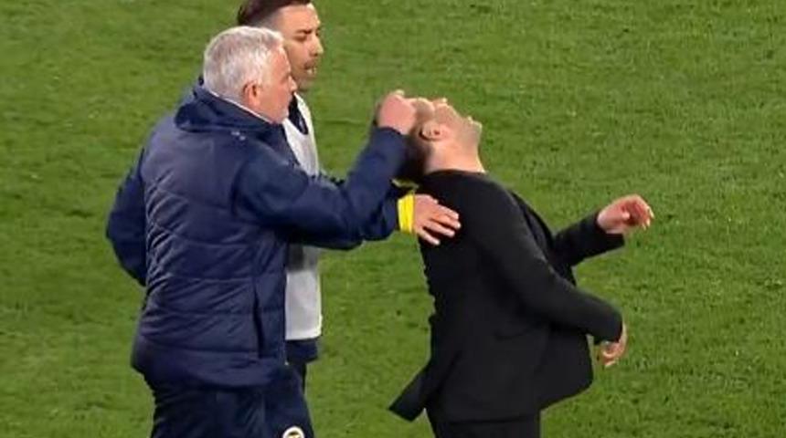 Okan Buruk'tan Mourinho ile yaşadıkları hakkında net açıklama! "Ben hakemi tebrik etmeye giderken o da gidiyordu..."