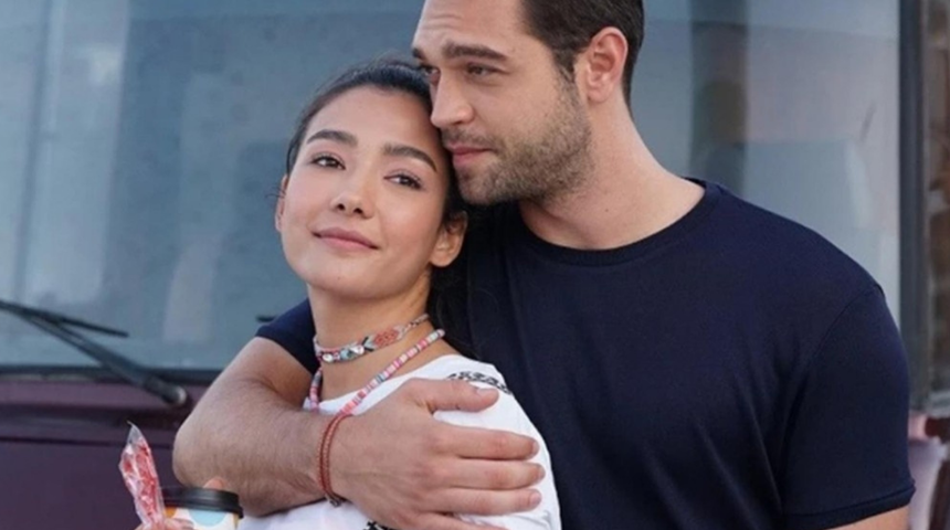 'Yanındayım gülüm' demişti! Aybüke Pusat'ın sevgilisi Furkan Andıç da TRT tabii’nin dizisinden çıkarıldı! 