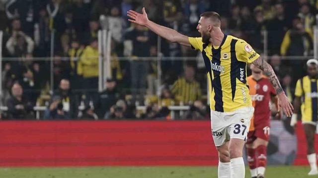 Fenerbahçe'den maç sonunda beklenmedik hamle! Yönetim talimat verdi, oyuncular katılmadı