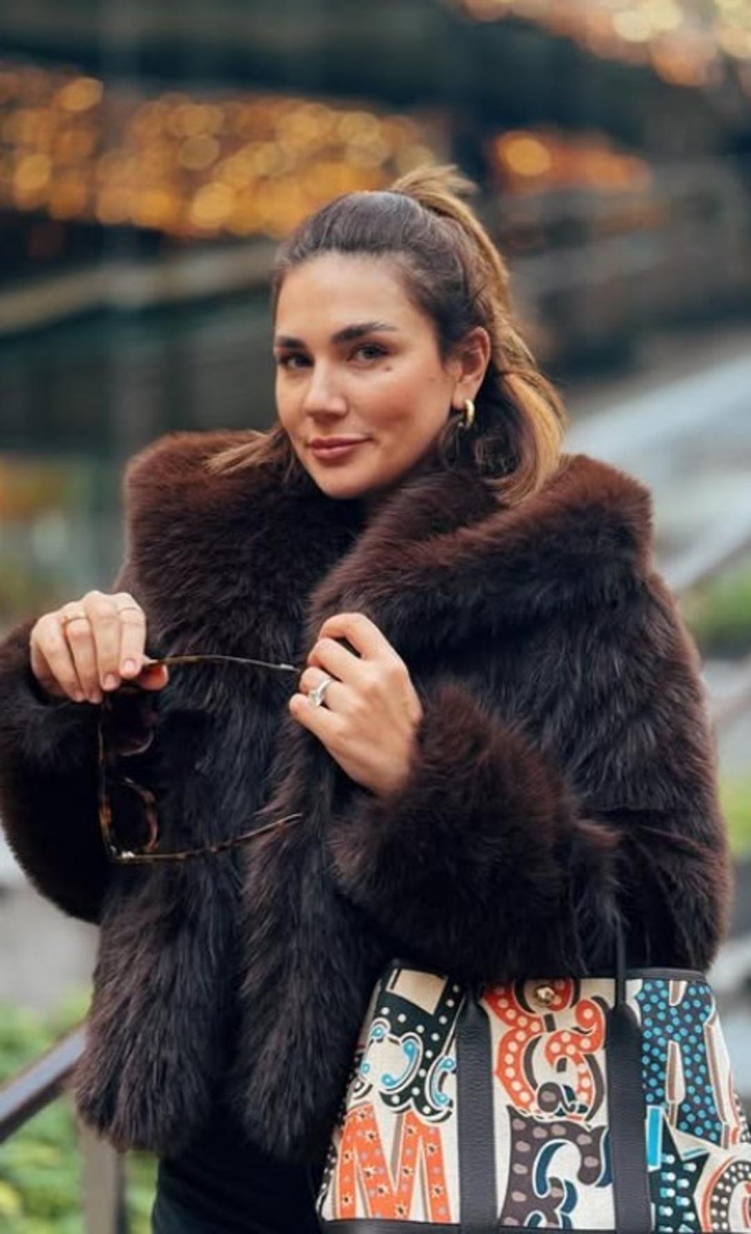 Buse Varol annesini paylaştı! Alişan ın kayınvalidesini görenler çok şaşırdı  1