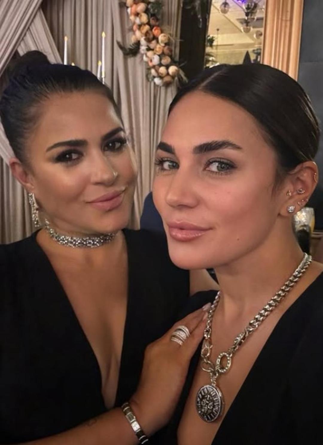 Buse Varol annesini paylaştı! Alişan ın kayınvalidesini görenler çok şaşırdı  4