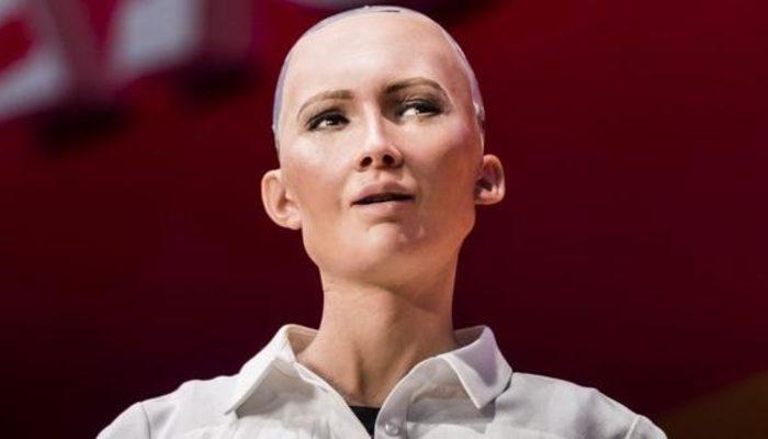 Vatandaş robot Sophia sorularınızı sosyal medyadan yanıtlayacak!