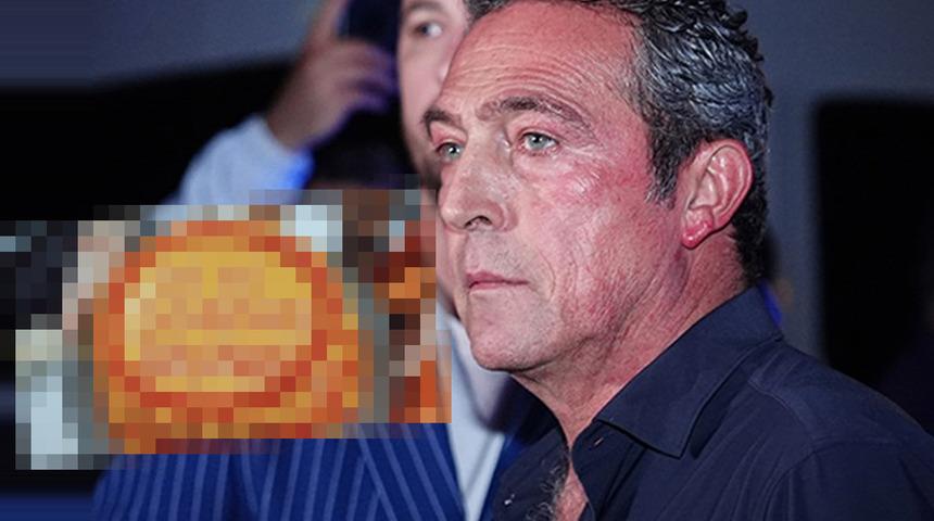 Galatasaraylı futbolculardan Fenerbahçe karşısında alınan galibiyet sonrası Ali Koç'a hediye! Giderken soyunma odasında bıraktılar