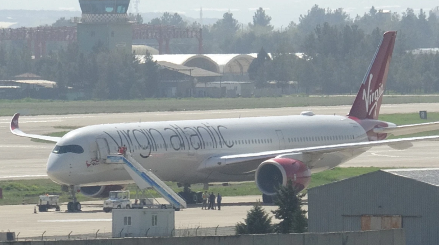 Diyarbakır havalimanında hareketli anlar! Yolcu uçağı zorunlu iniş yaptı