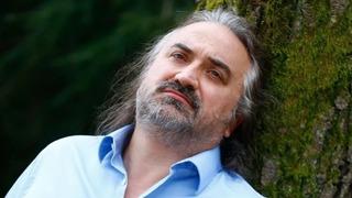 Volkan Konak'ın yıllar önce konserinde söylediği sözler gündem oldu! ''Baba tarafına uysak 58’de öldük''