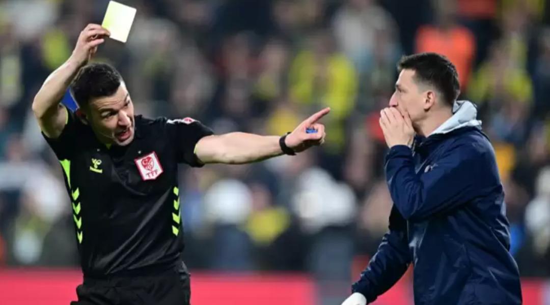 Galatasaray yenilgisinin ardından Fenerbahçe den bir tek Mert Hakan Yandaş konuştu! Tek cümlelik tepki... 1