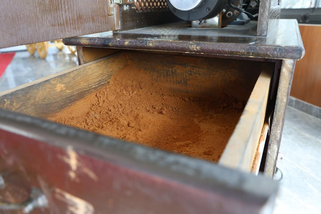 Elazığ da bir evin bodrum katında bulundu! 100 yıllık kahve makinesi dikkat çekti 2