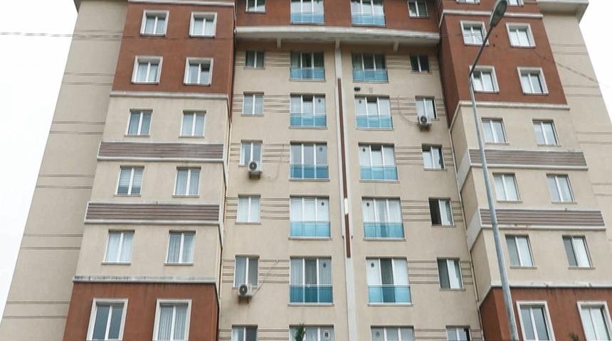 Esenyurt'ta korkunç cinayet... Kızı da engel olamadı! Gözleri önünde annesini öldürdü