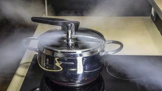 Düdüklü tencere nasıl temizlenir? Düdüklü tencere temizliği nasıl yapılır? Düdüklü tencere makinede yıkanır mı?