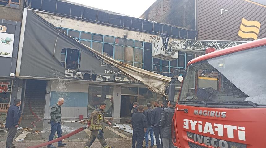 Ankara'da 2 katlı mobilya dükkanında yangın