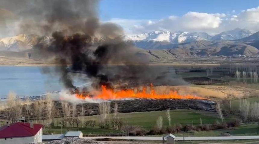 Van'ın Göründü deltasında yangın