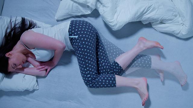 Huzursuz bacak sendromu genetik mi? Uyku sorununuz varsa dikkat! Gebelik döneminde benzer semptomlar görülebilir