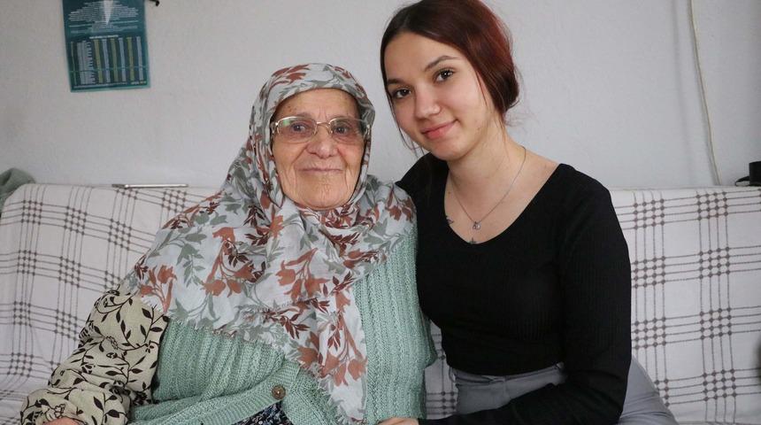 Akıllara durgunluk veren olay! Torununa terlikle vuran 80 yaşındaki kadına hapis şoku