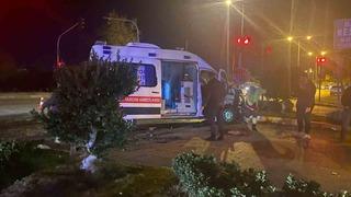 Ambulans ile cip çarpıştı: 9 yaralı
