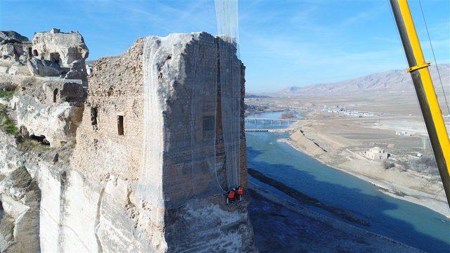 Hasankeyf'te 900 yıllık Küçük Saray böyle örtülendi