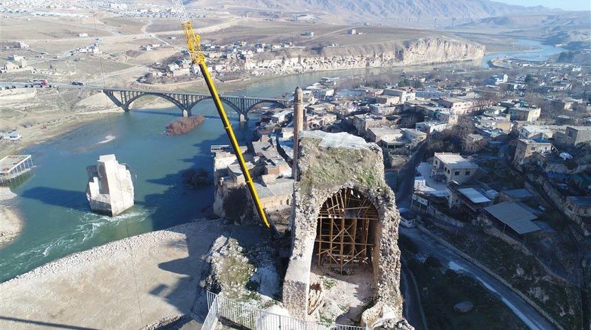 Hasankeyf'te 900 yıllık K&uuml;&ccedil;&uuml;k Saray b&ouml;yle &ouml;rt&uuml;lendi