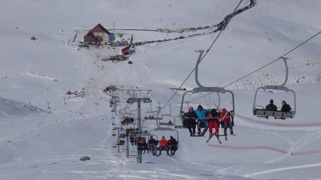 Hesarek Kayak Merkezini 1 ayda 45 bin kişi ziyaret etti