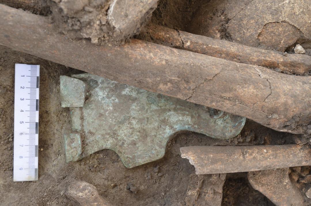 Futbol sahasını yenilerken ortaya çıktı! Roma dönemine ait toplu mezar bulundu... 1