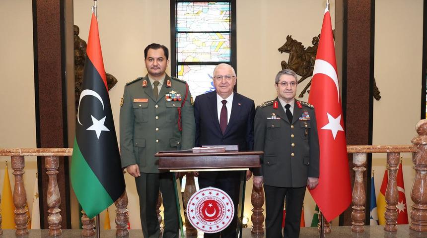 Bakan Güler, Libya Kara Kuvvetleri Komutanı'nı kabul etti