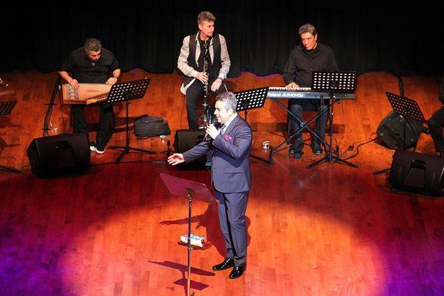 Müzeyyen Senar şarkılarıyla anıldı 3