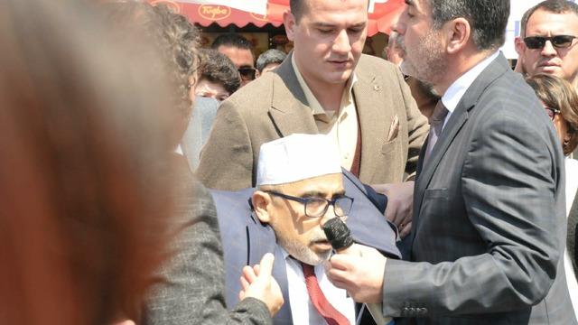 Alparslan Türkeş anmasına korku dolu anlar! Bir anda fenalaşıp yere yığıldı