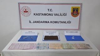 Kastamonu'da uyuşturucuyla yakalanan 2 şüpheliden 1'i tutuklandı